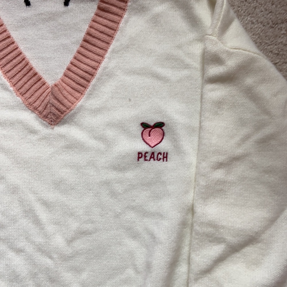 embroidered peach v neck sweater - Picture 4 of 7